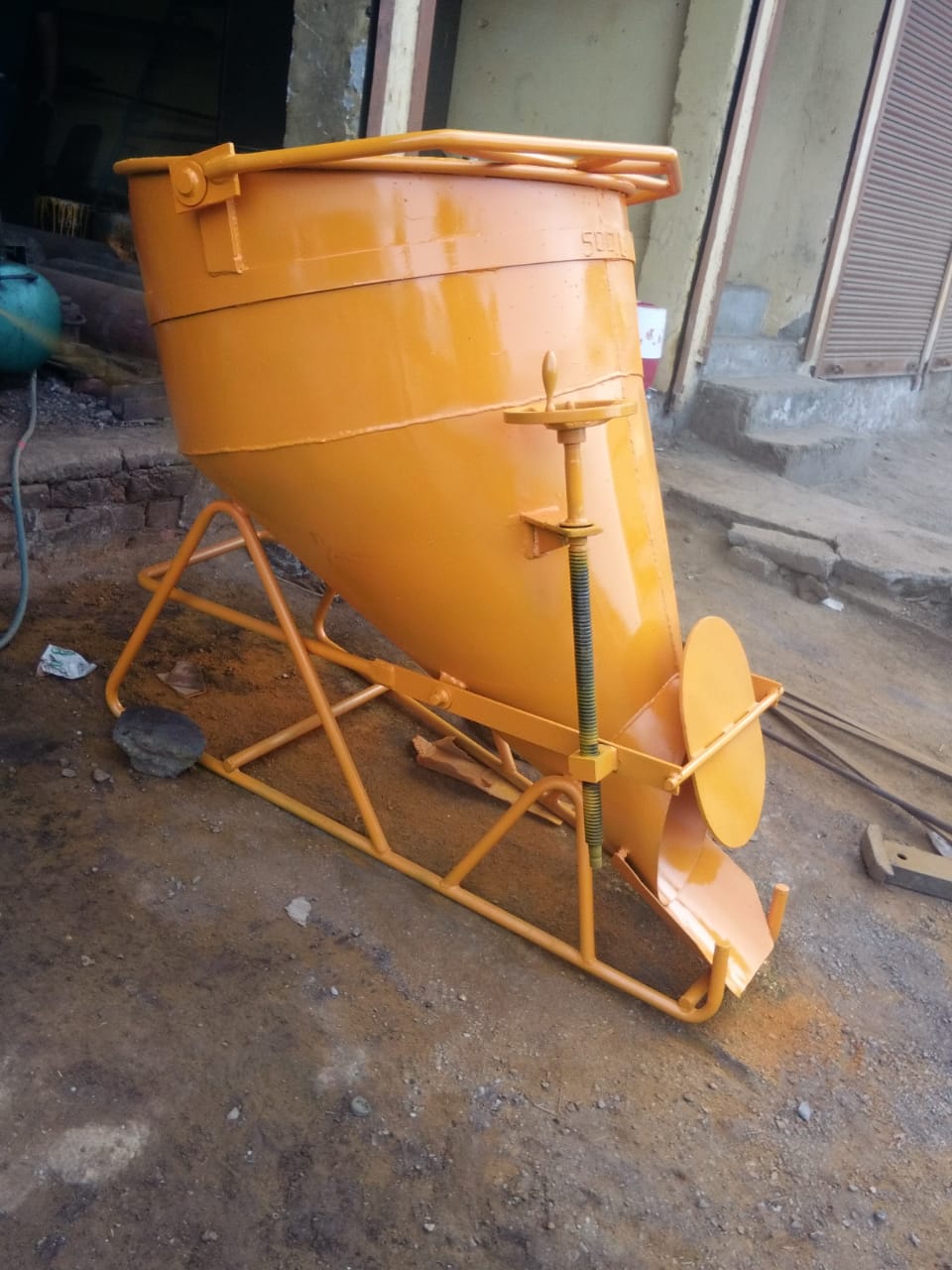 Banana Bucket(Concrete Bucket)